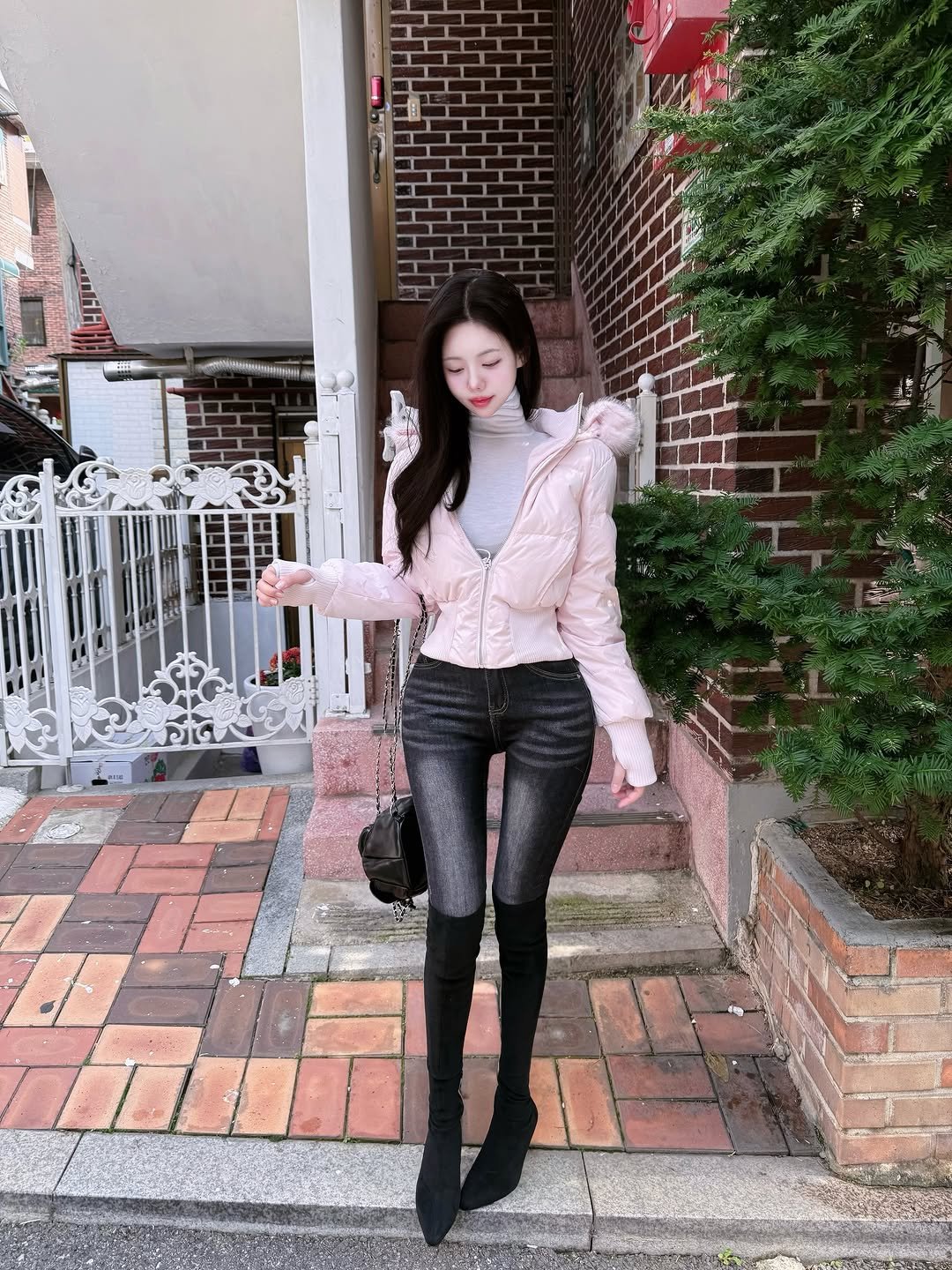 Photo shared by 정민,쉐입아워 on November 07, 2025 tagging @shape.our. May be an image of jacket, turtleneck, miniskirt, coat and text.