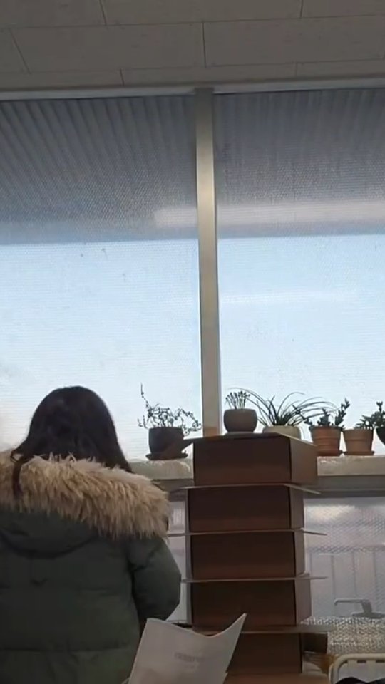 URBAN_GARDENER_OFFICIAL 게시물 이미지: 크리스마스 리스 키트 준비로 토요일 이른 아침을 시작했어요! 😊 
고객님들께 신선한...