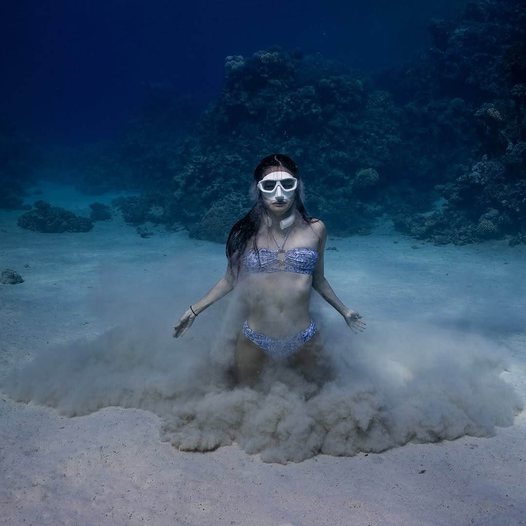 Photo shared by LEE JONGKEE on November 25, 2025 tagging @yeonseaa, and @alchemy_hellas. May be an image of swimming, snorkel, wetsuit, water and text.