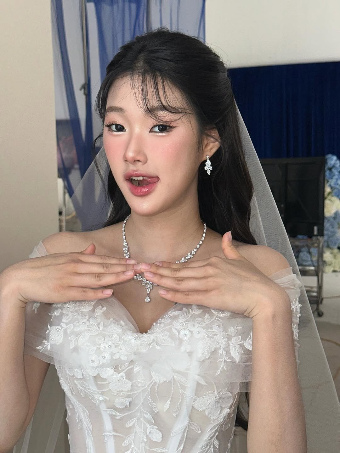 Photo by Julie 시연 on August 14, 2025. May be an image of 1 person, hair, makeup, wedding and text.