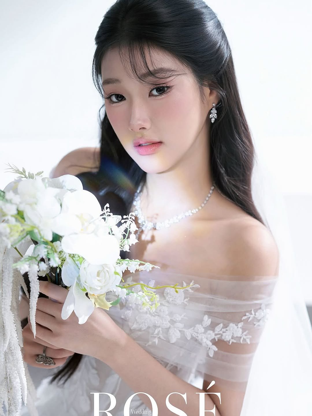 Photo by Julie 시연 on August 29, 2025. May be an image of 1 person, hair, makeup, magazine, rose and text that says 'DOCI'.
