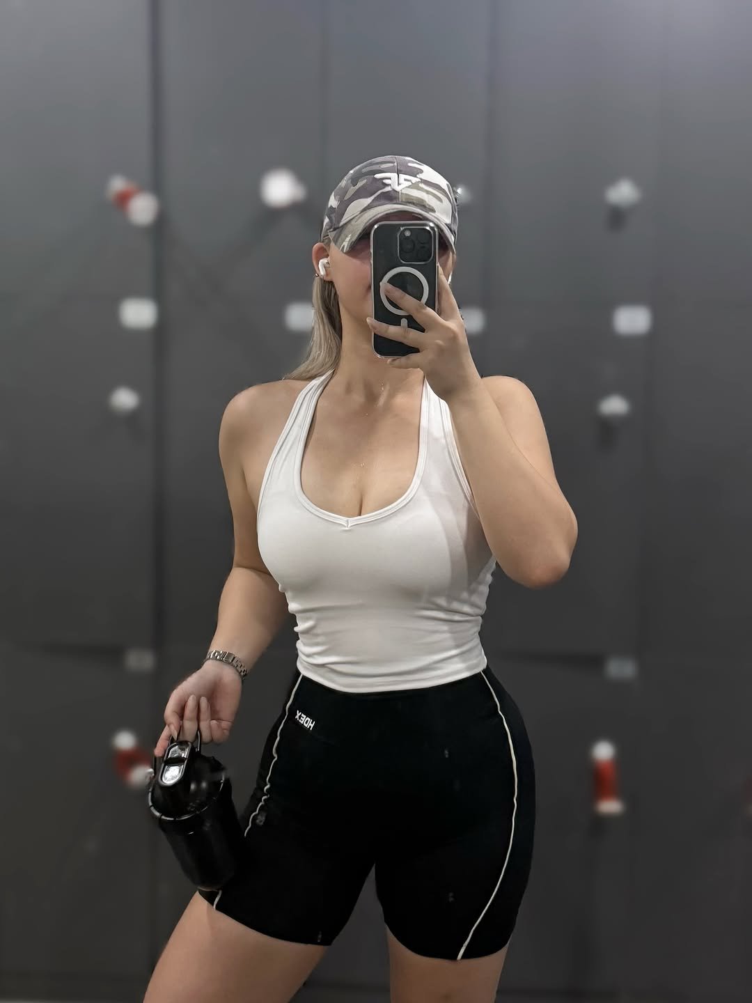 Photo by 희수 on August 09, 2025. May be an image of 1 person, activewear, sportswear, shorts and text.