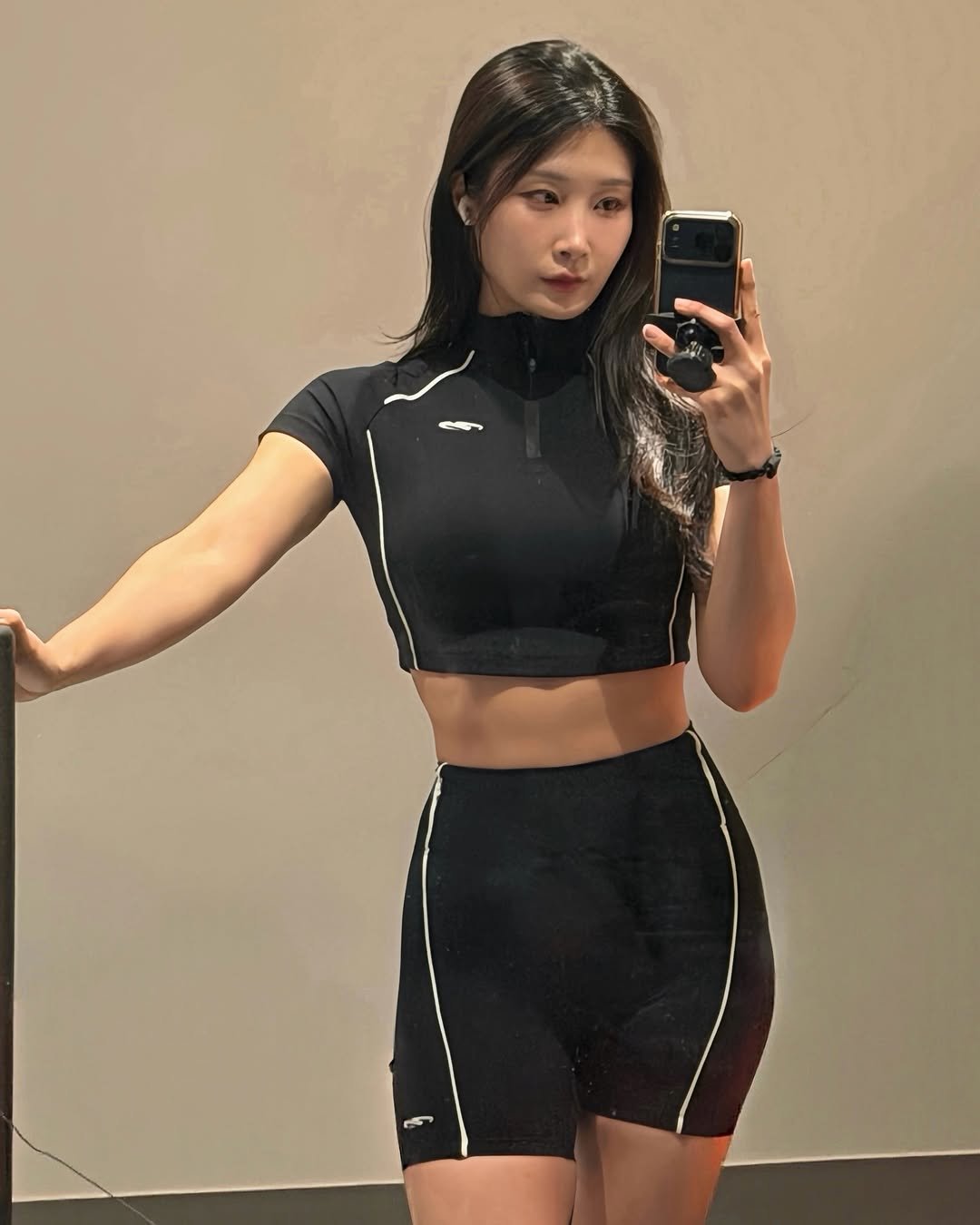 _13.8o_ 게시물 이미지: 연휴가 무슨 말이죠 저는 출근을 했는데요¯\_( ͡° ͜ʖ ͡°)_/¯ 

퇴근하고...