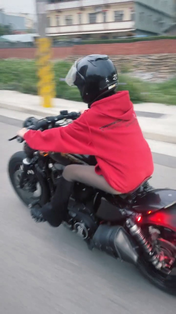 _19981005_ 게시물 이미지: 爸爸說打檔打累了...