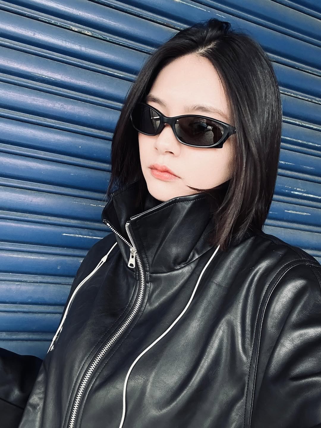 Photo by 曾珮晨 on March 05, 2026. May be an image of one or more people, hair, sunglasses, jacket, parka, coat and text.