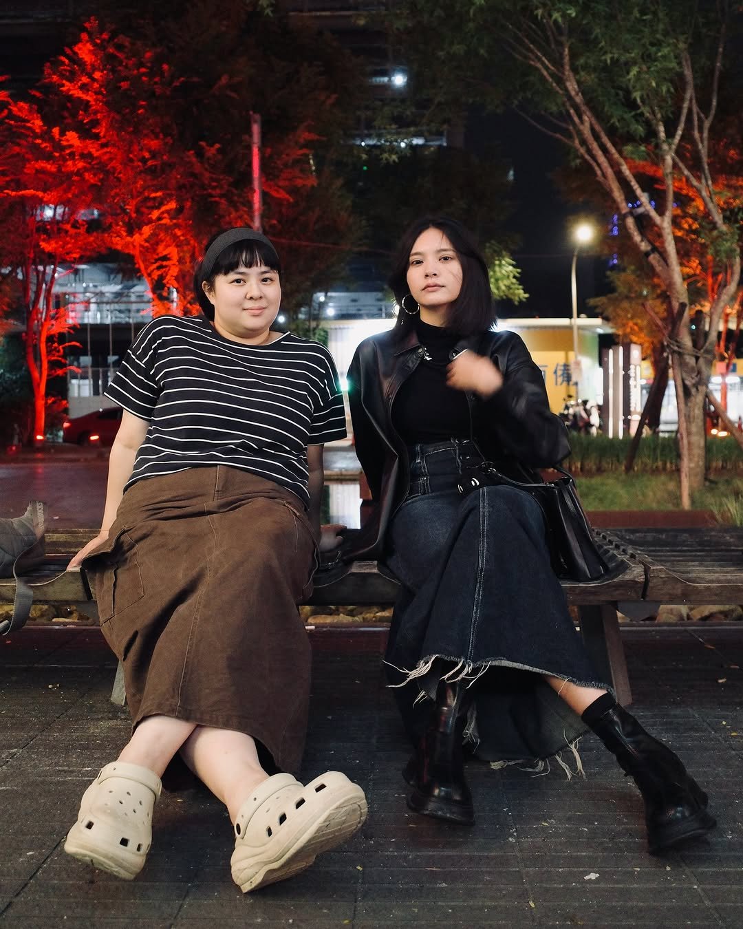 Photo shared by 曾珮晨 on November 03, 2025 tagging @xie.yifang. May be an image of one or more people, duffle coat, overcoat, turtleneck, miniskirt, street and text.