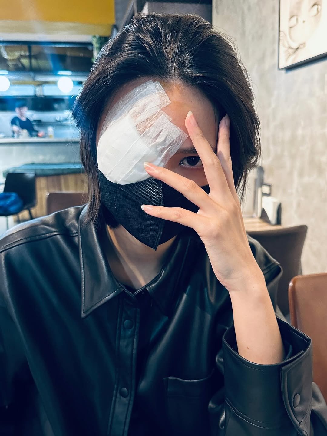 Photo by 曾珮晨 on March 26, 2026. May be an image of one or more people, hair, bandage, eye patch, face mask and text.