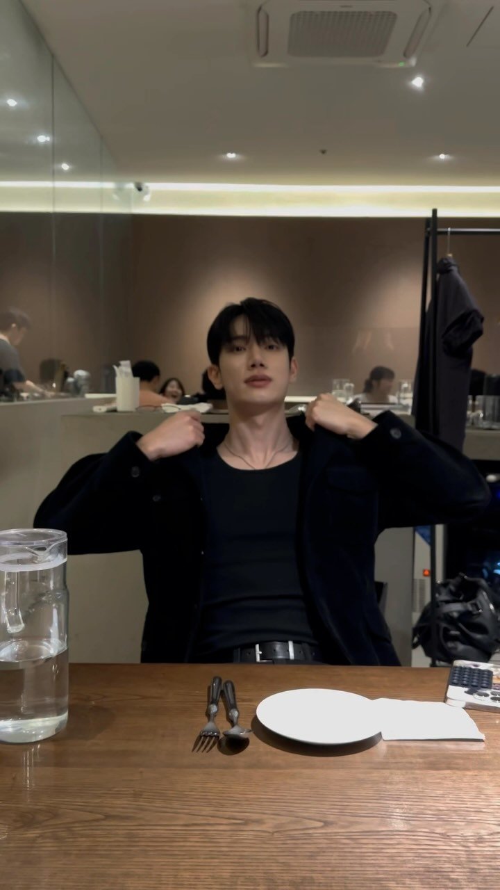 __1126.1 게시물 이미지: 멋있는척 하려다 실패