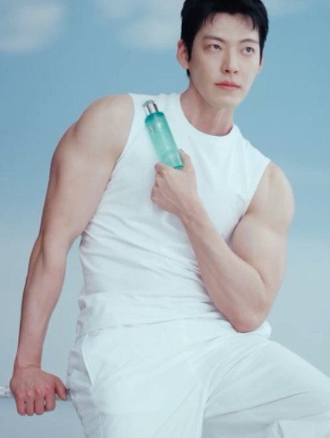 ____kimwoobin 게시물 이미지: @biotherm 🔵💎✈️🚙🛼🧊❄️