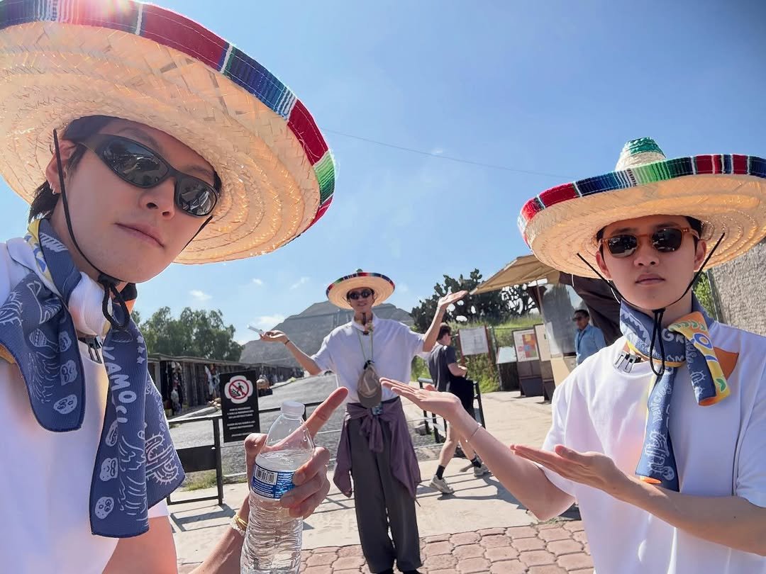 Photo shared by 김우빈 on November 08, 2025 tagging @masijacoke850714, and @d.o.hkyungsoo.