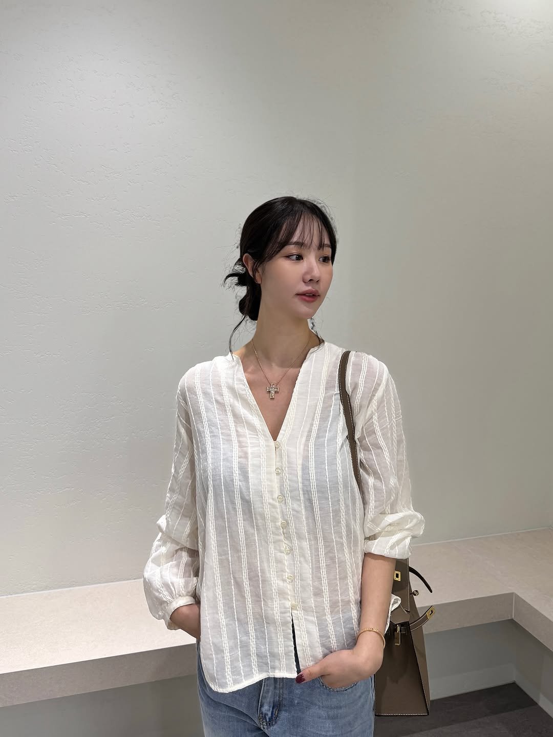 Photo by 최서안 on October 01, 2025. May be an image of 1 person, top and text.
