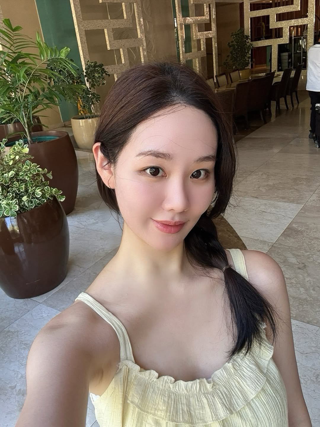 Photo by 최서안 on July 05, 2025. May be a selfie of 2 people, hair, sundress and text.