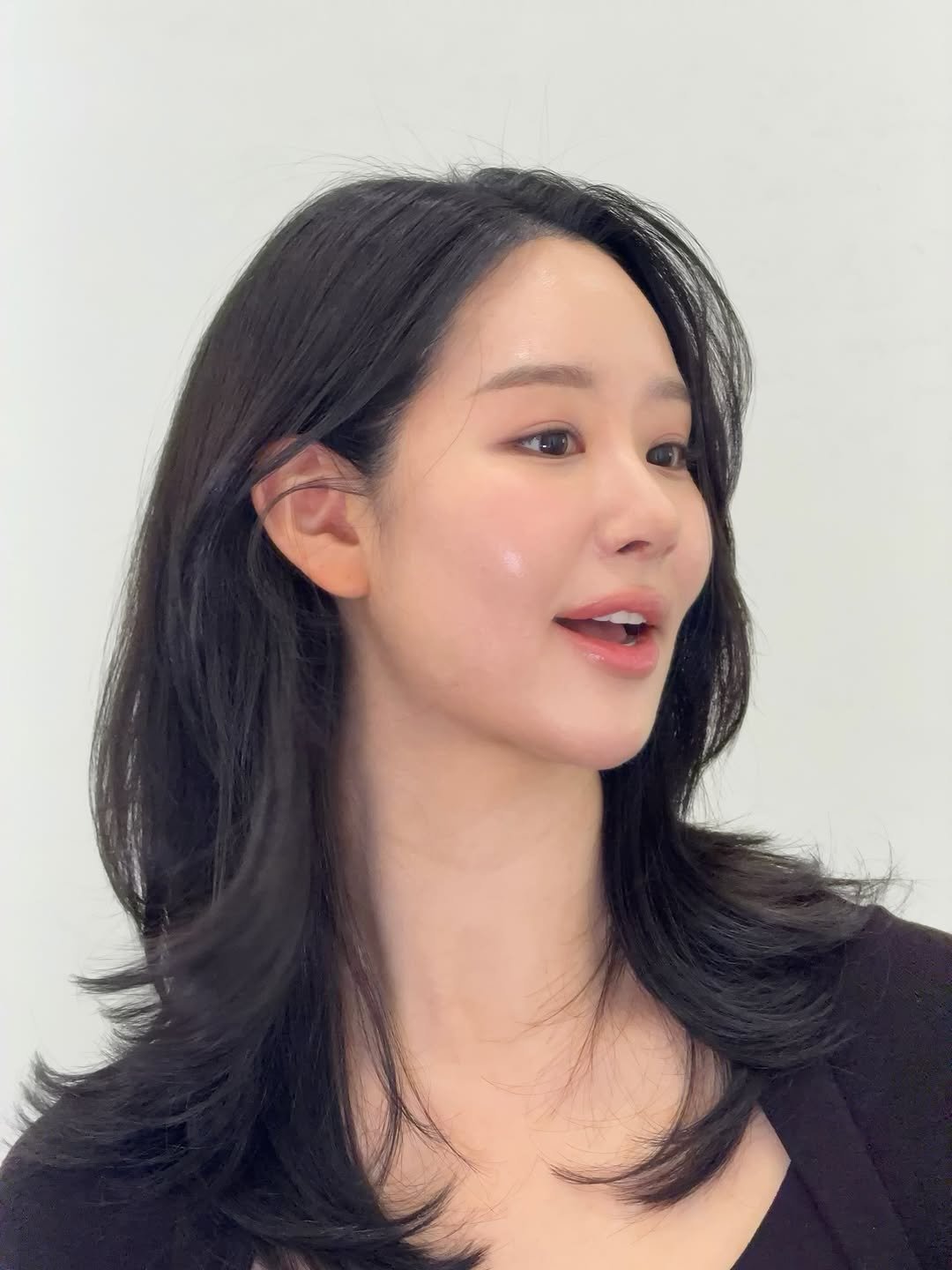 Photo by 최서안 on February 07, 2026. May be an image of one or more people, braids and text.