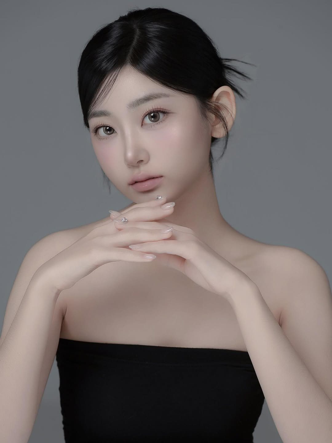 Photo by 영은 on December 06, 2025. May be a closeup of one or more people, makeup, hair and text.