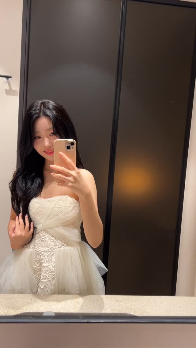 ___yuza 게시물 이미지: 저번 스토리에서 보정못한다 놀림당했던..
이게 무보정 기카에요
창피하니까 새벽에...