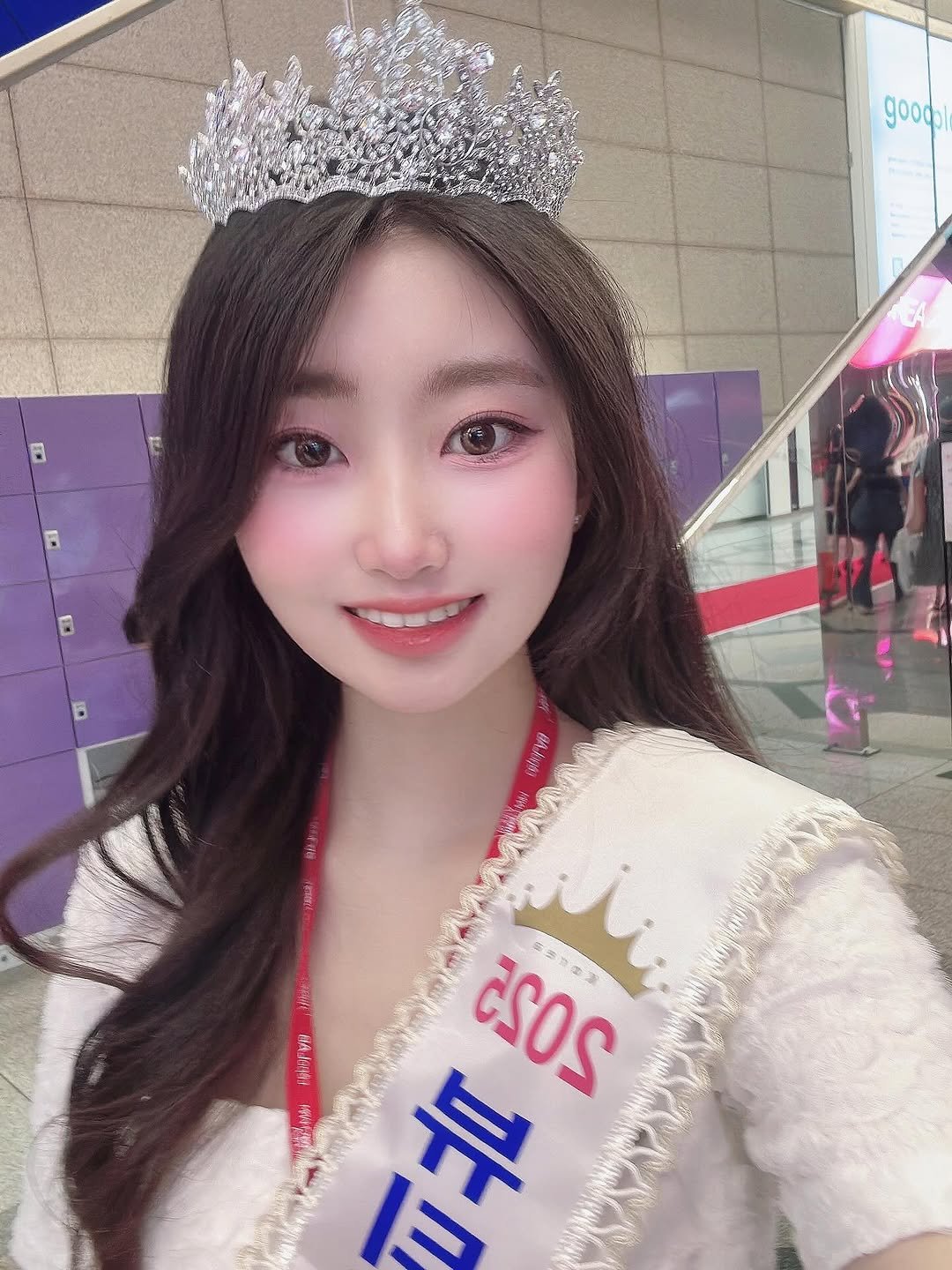 Photo by 김영은 on July 06, 2025. May be a selfie of 1 person, hair and text.