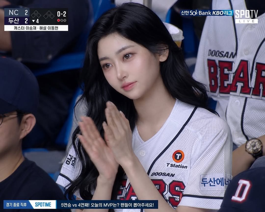 ___yuza 게시물 이미지: 요즘 유행이라길래 만들어봤는데 …ㅎㅎㅎ
저랑 똑같은가요??뭔가 턱이 너무 뾰족한 🫣