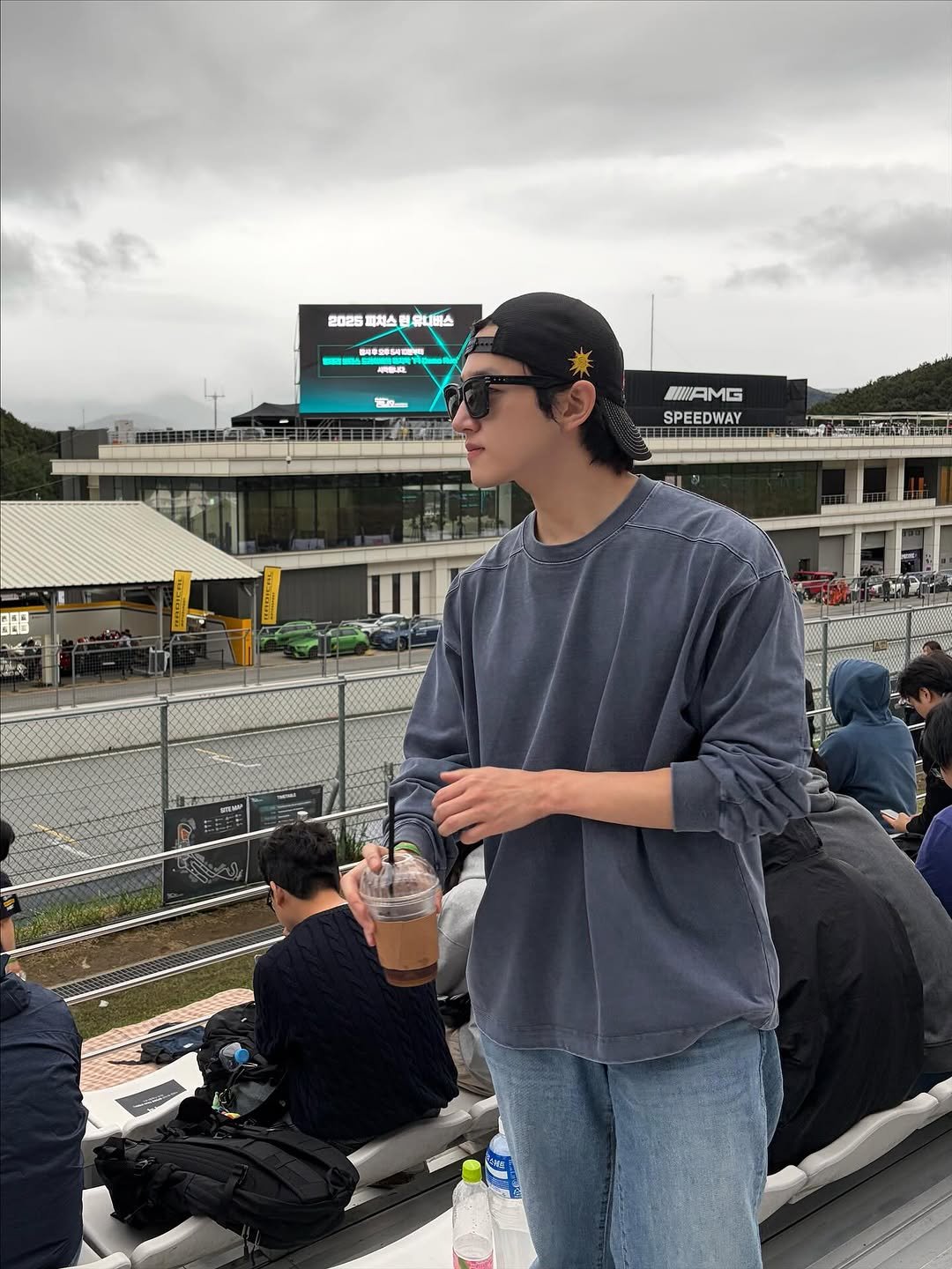 Photo by 봉재현-BONG JAEHYUN on October 12, 2025.