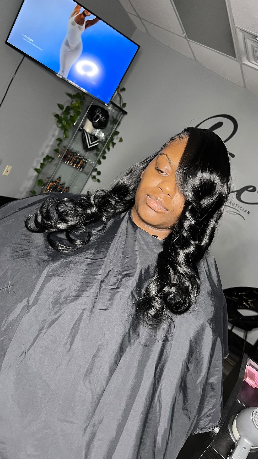 __brethebeautician 게시물 이미지: The “Cassie” Quick Weave. 😍 

Book your next...