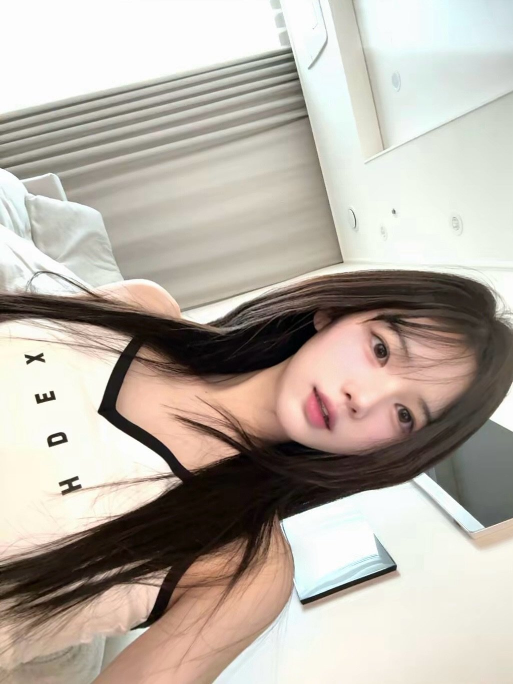 Photo shared by 오운완 일기🏋🏻‍♀️ on January 08, 2026 tagging @hdex__official, @hdex_women, and @hdex_celeb. May be an image of one or more people, hair, top and text.