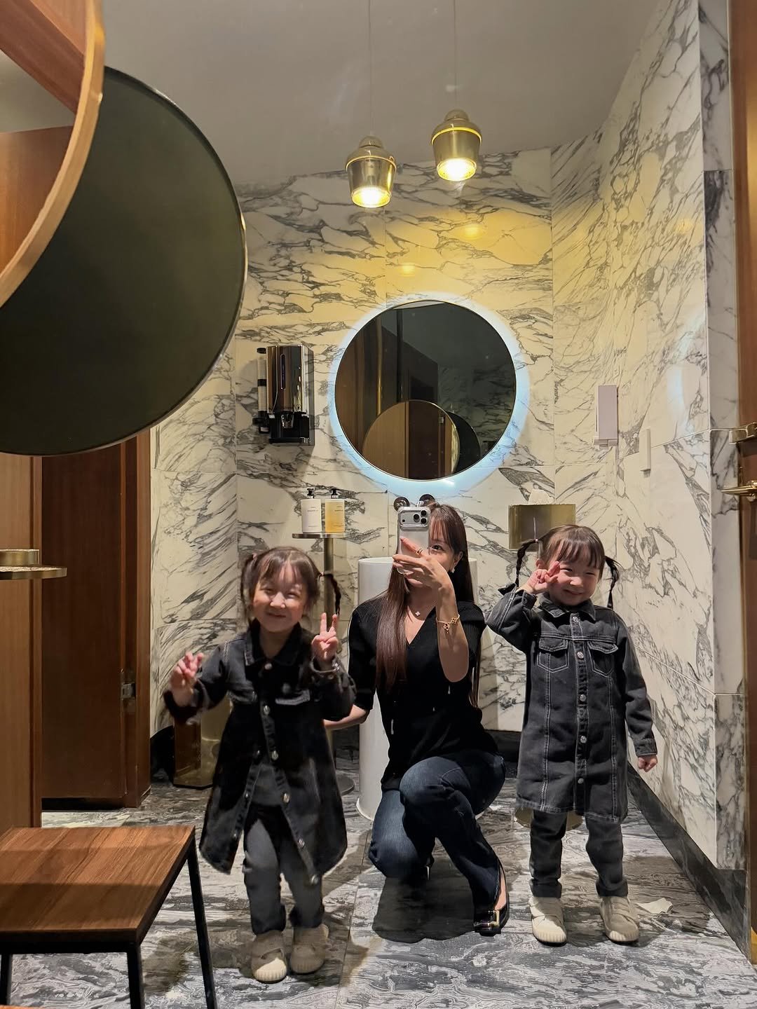 Photo by ᴇ ʟ ʟ ᴇ ɴ 🇰🇷🇨🇦 on January 21, 2026. May be an image of mirror, indoors and text.