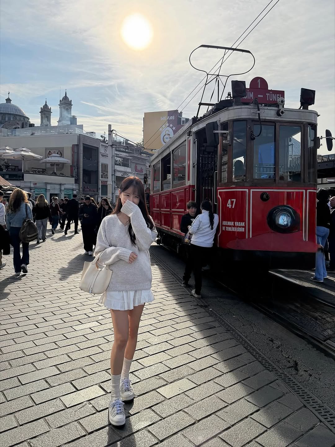Photo by ᴇ ʟ ʟ ᴇ ɴ 🇰🇷🇨🇦 on October 22, 2025. May be an image of trolley, cablecar and text.