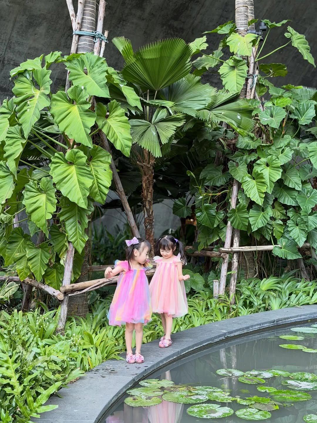 Photo by ᴇ ʟ ʟ ᴇ ɴ 🇰🇷🇨🇦 on February 06, 2026. May be an image of child and text.