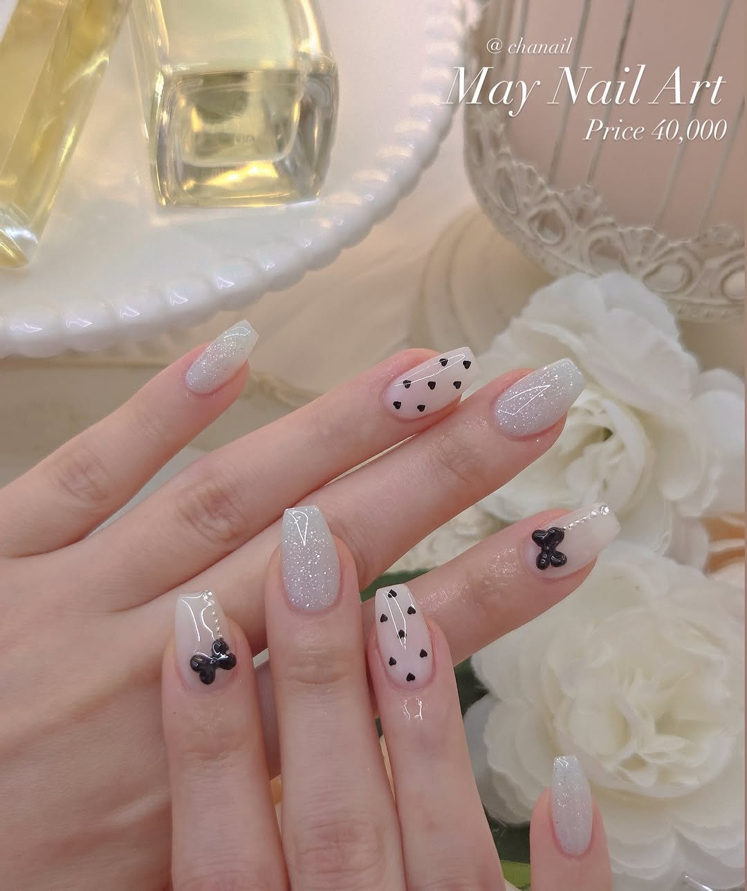 Photo by 수원네일 | 수원역네일 | 수원역 본점 • CHANAIL 샤네일🤎 in 수원역 로데오거리. May be an image of one or more people, fingernails and text that says '@ chanail Μαy Nail MayNailArt Art Price40,000 Price 40,000 40, 000'.