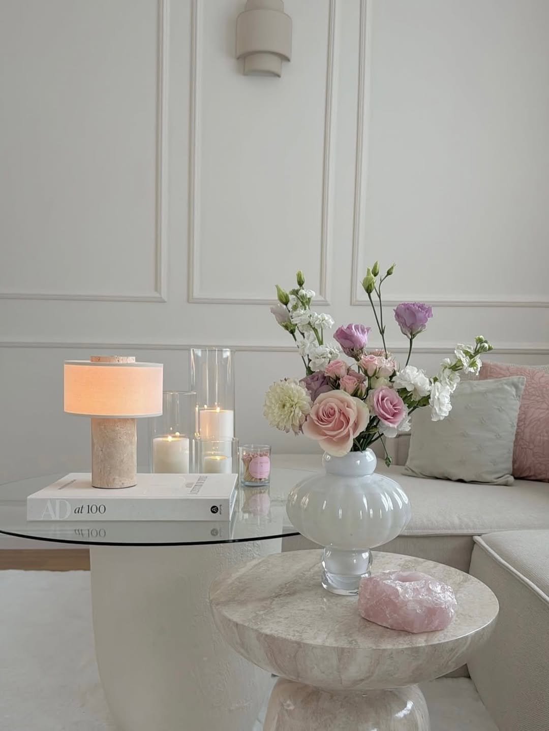 Photo by 수원네일 | 수원역네일 | 수원역 본점 • CHANAIL 샤네일🤎 in 수원역 로데오거리. May be an image of candle holder, table, urn, vase, flower arrangement, candle, living room, indoors and text.