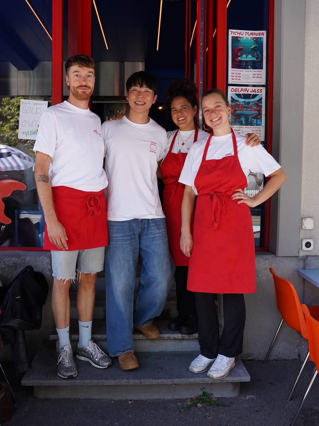 Photo shared by 김 정호 on September 21, 2025 tagging @roter_delfin. May be an image of apron.