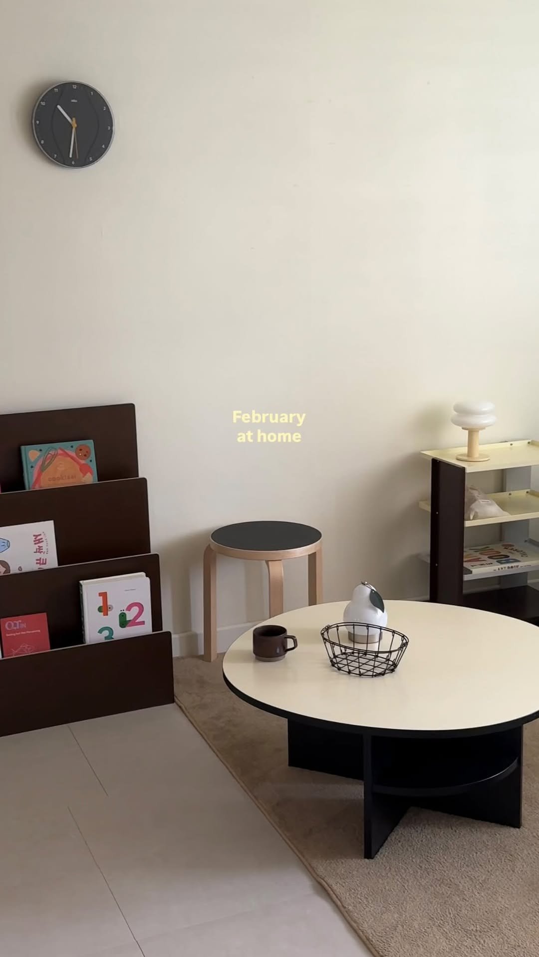 __imagine__ 게시물 이미지: 오늘의 우리집.. 🛋️🪑🛌🧸 1월에는 남편이랑 페인트 보수 작업하고 주방 파티션도...