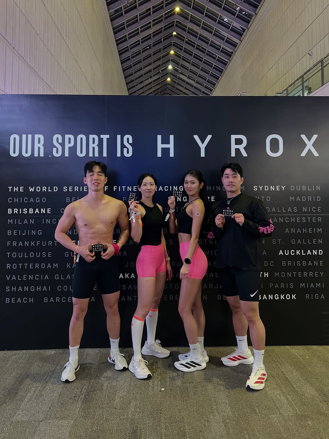 Photo shared by 염민경 on November 09, 2025 tagging @ks_7170, @re_on__jun, @octopus__h, and @vividnbasic_official. May be an image of activewear, sportswear and text that says 'OUR SPORT IS H HYROX Y THE WORLD SERIE F FITNE CHICAGO BRISBANE LACING ANG NG E SYDNEY SYDNEYDUBLIN DUBLIN x NICE CHESTER DIEVO AKA AUCKLAND rH'.