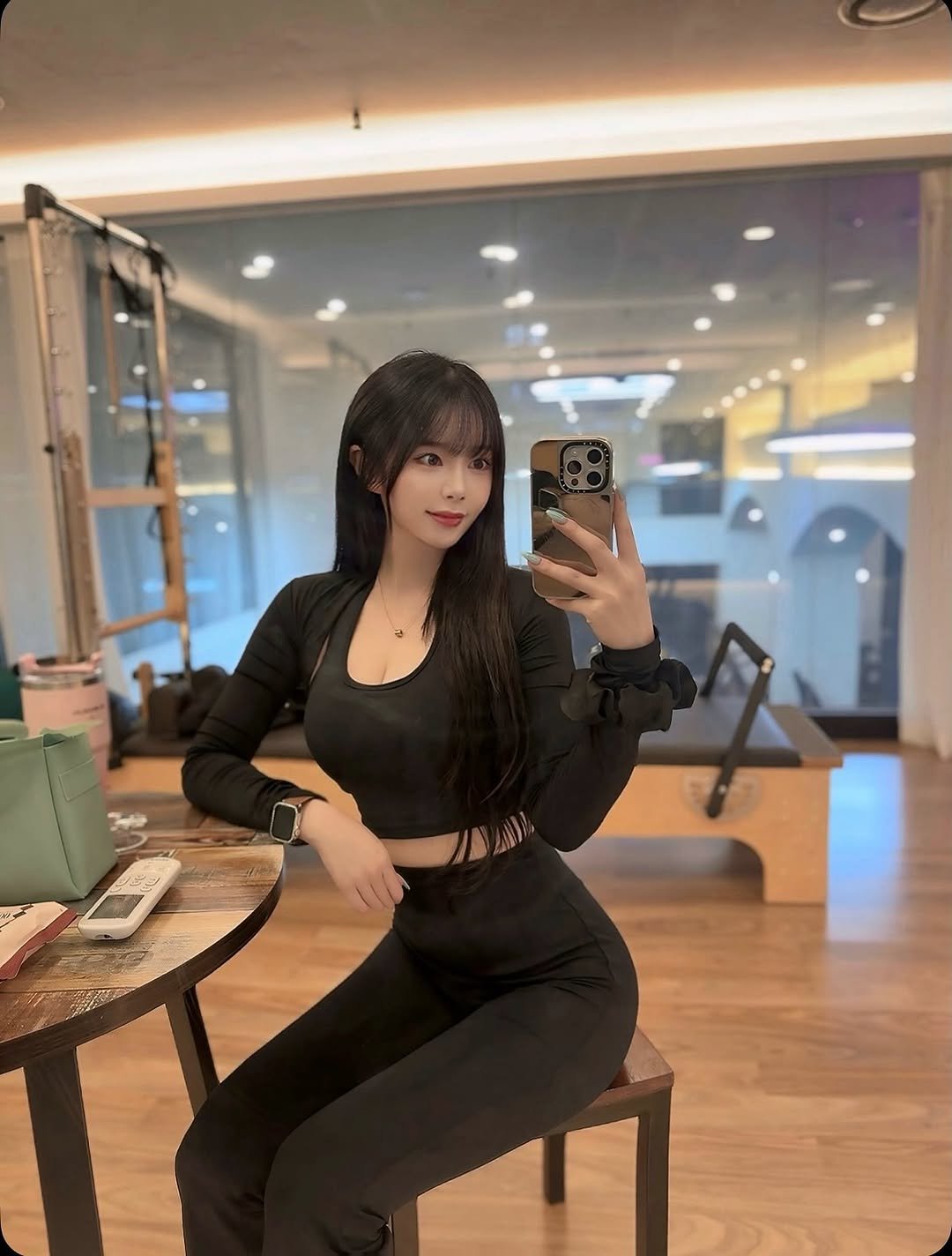 __pila_dy 게시물 이미지: 금요팅 🖤