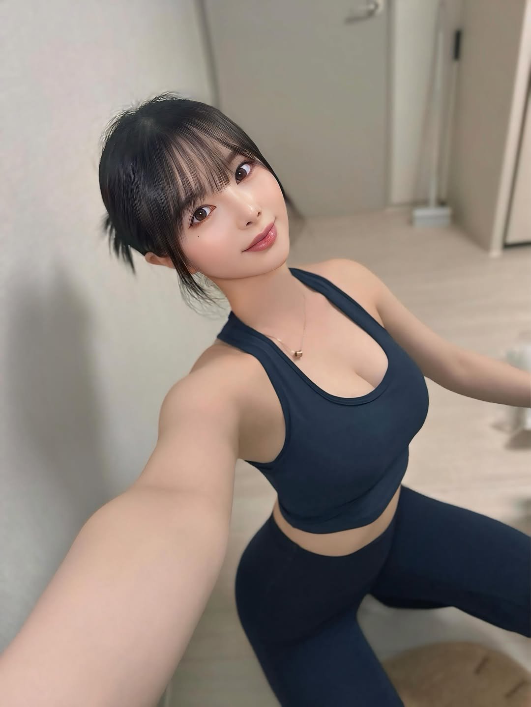 __pila_dy 게시물 이미지: 내 마지막 단발 안녕 👋🏼
거지존이었던 머리카락 매일 묶고 다녔는데
이제 탈출이야 !!!