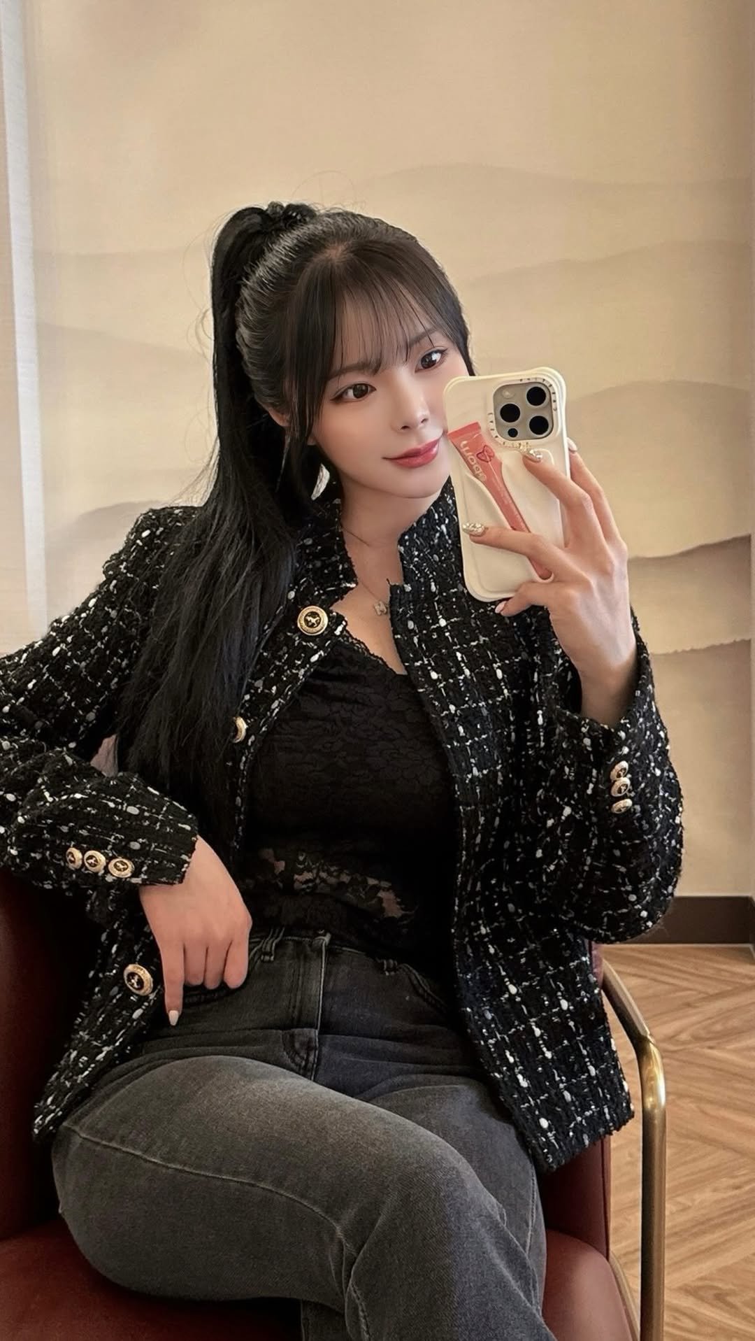 __pila_dy 게시물 이미지: 딱 저까지만 유행 막차 태워주시면 안 될까요

다리 부상 이슈로 운동복을 안 입은 게 언제더라 😿