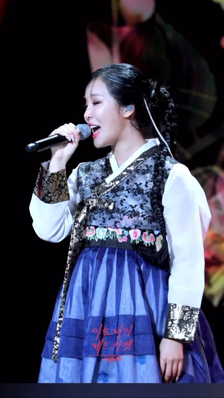 __ralral__ 게시물 이미지: 효린언니와 함께 노래할 수 있어서 정말 영광이고 
효리언니 한번 더 봬서 정말 너무...