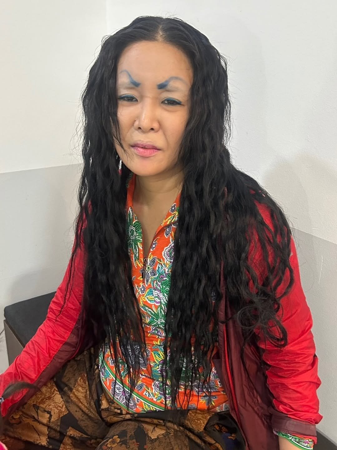 Photo by 랄랄 on November 01, 2025. May be an image of one or more people, braids, makeup, long hair and text.