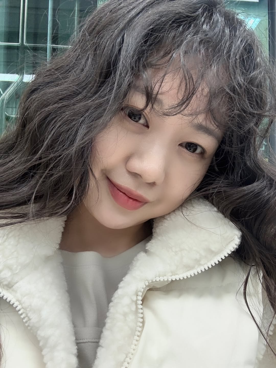 Photo by The Sobin🐰 on February 26, 2026. May be a selfie of one or more people, hair, duffle coat, parka, snow and text.