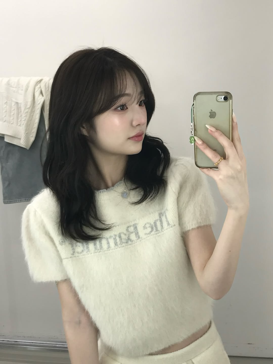 Photo by 소이 on December 02, 2025. May be a selfie of one or more people, hair, top and text.