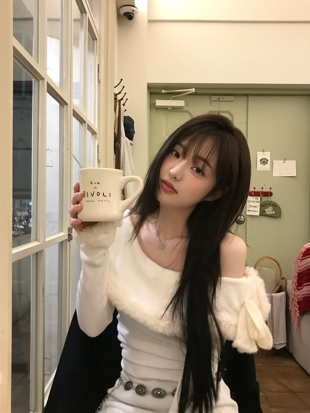 __soyiiyos__ 게시물 이미지: 말 해줄 수 있어?