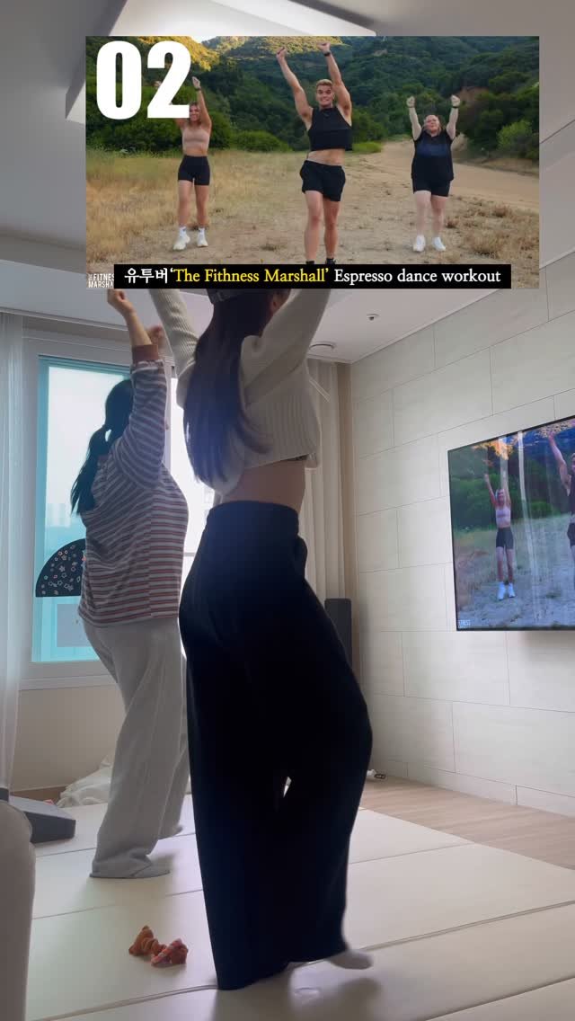 __sun2__ 게시물 이미지: 요즘 ㄴㅐ가 저녁마다 하는 방구석 콘서트ㅋㅋㅋㅋ(with.진히씨)
진희씨도 춰보더니...
