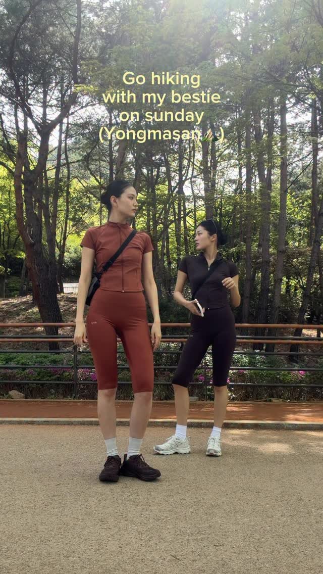 _aedinni 게시물 이미지: 한몸이랑 함께한 등산데이⛰️
아저씨가 찍어준 사진이 킥...^^