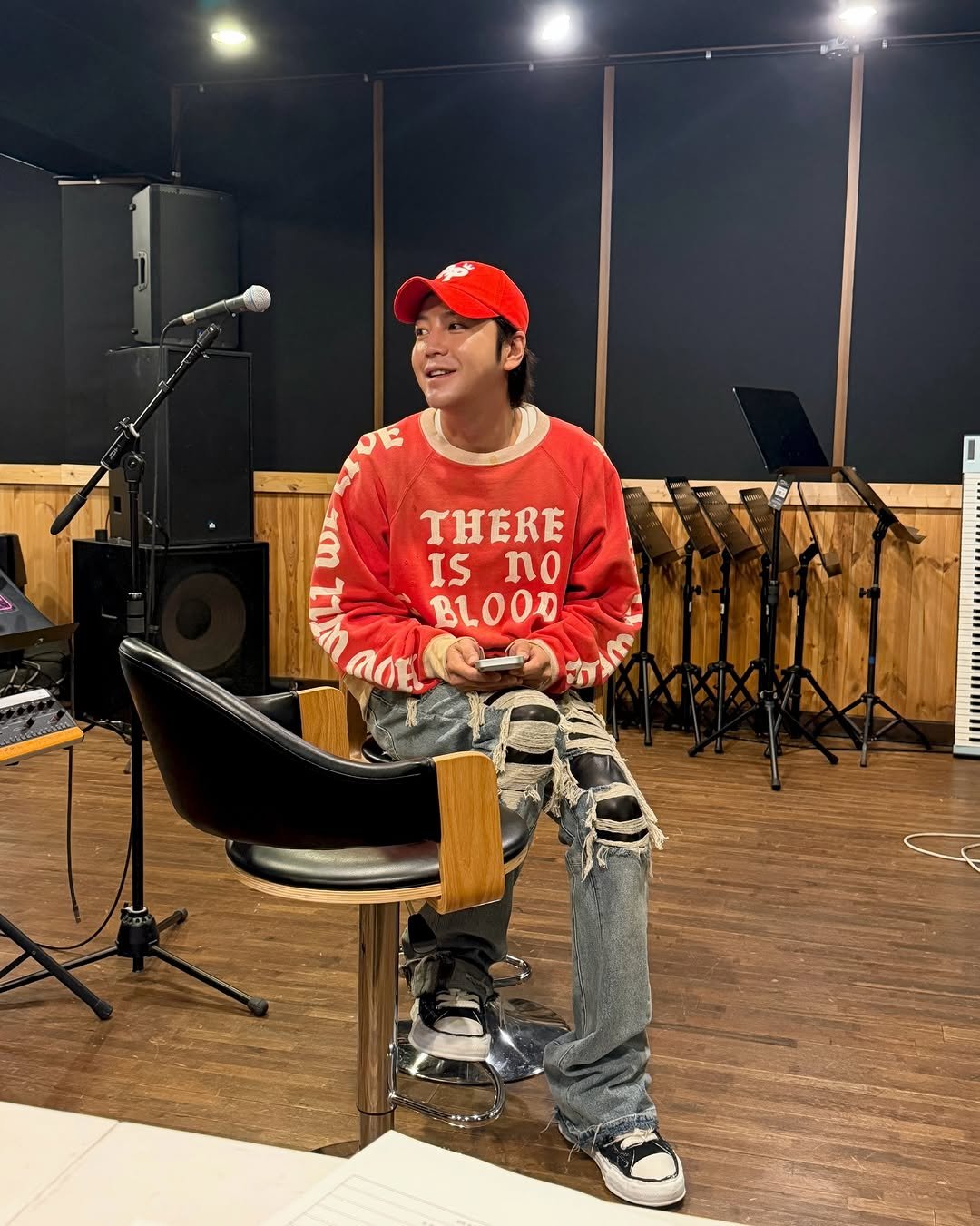 _asia_prince_jks 게시물 이미지: D-10 @chimiro_handa 🎸