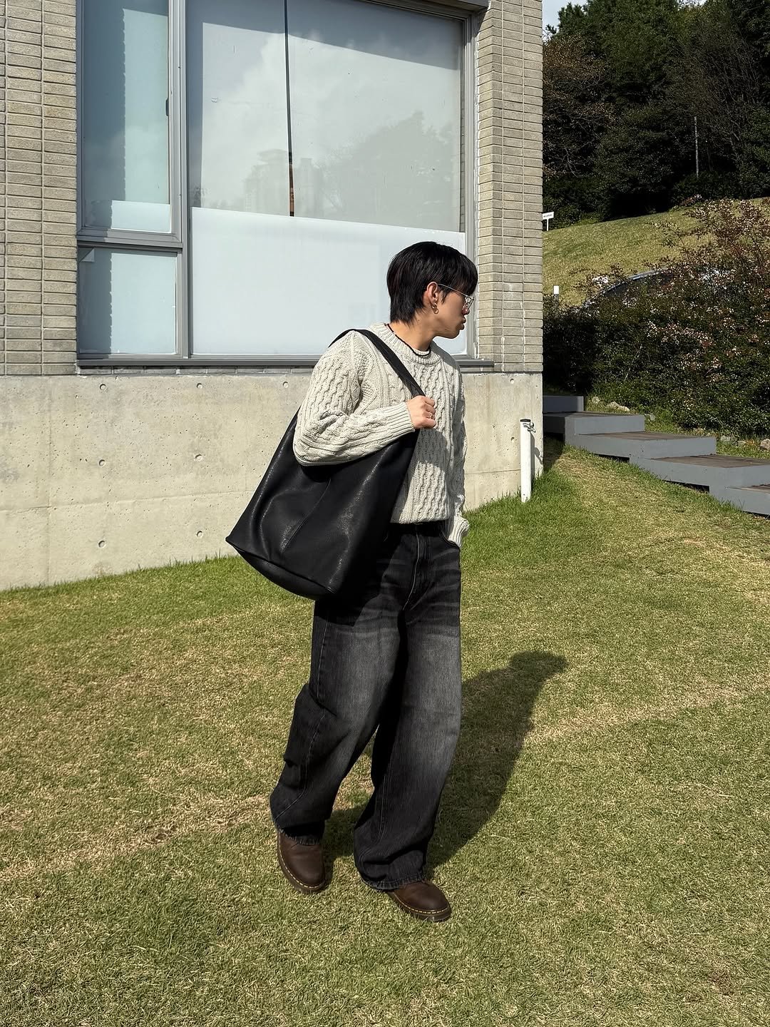 Photo by 김용빈 / 유포어 on October 21, 2025. May be an image of sling and text.