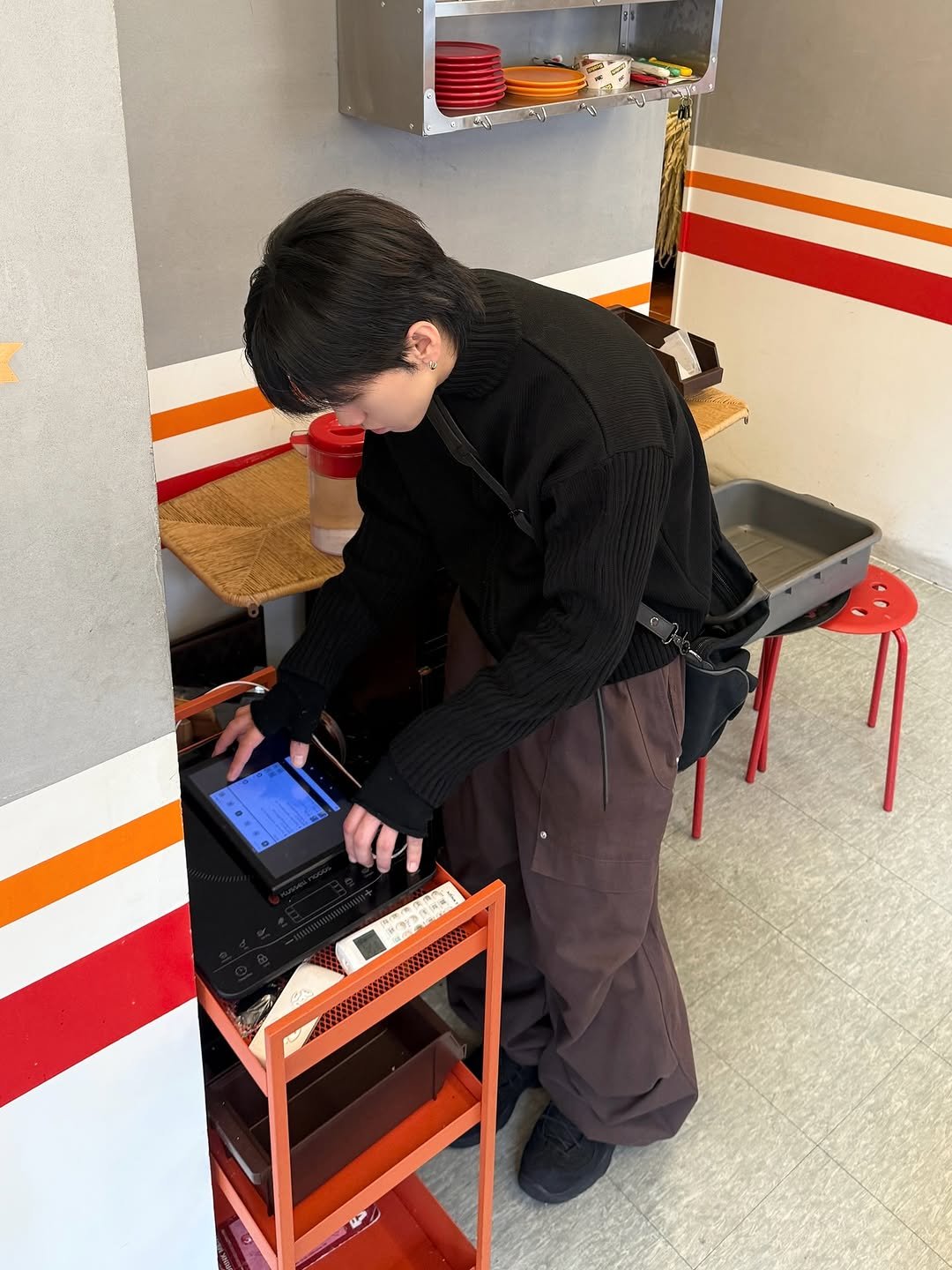 Photo by 김용빈 / 유포어 on October 18, 2025. May be an image of lego, dustpan, rack and text that says 'ነና'.