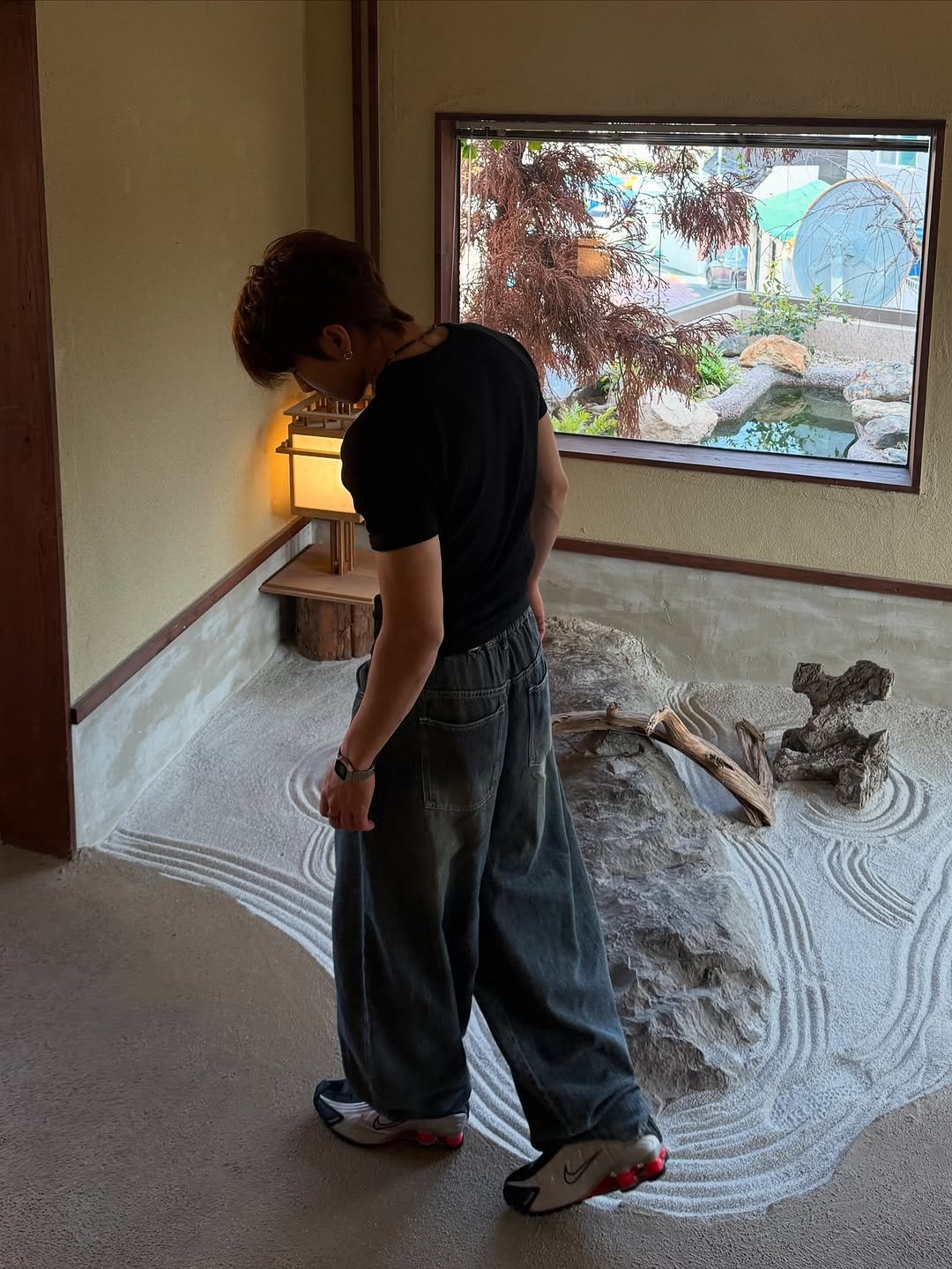 Photo shared by 김용빈 / 유포어 on August 06, 2025 tagging @1.0_27bd, and @ufore__. May be an image of 1 person and text.