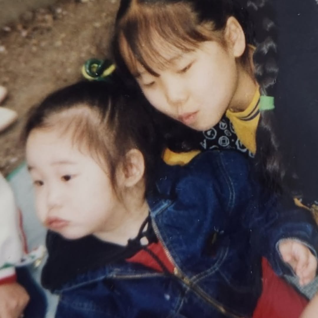 _beigebutter 게시물 이미지: 혈육 생일축하한다!!!!!!!!!!!!!

오늘 저희언니 생일이에요 호호호
평생을...