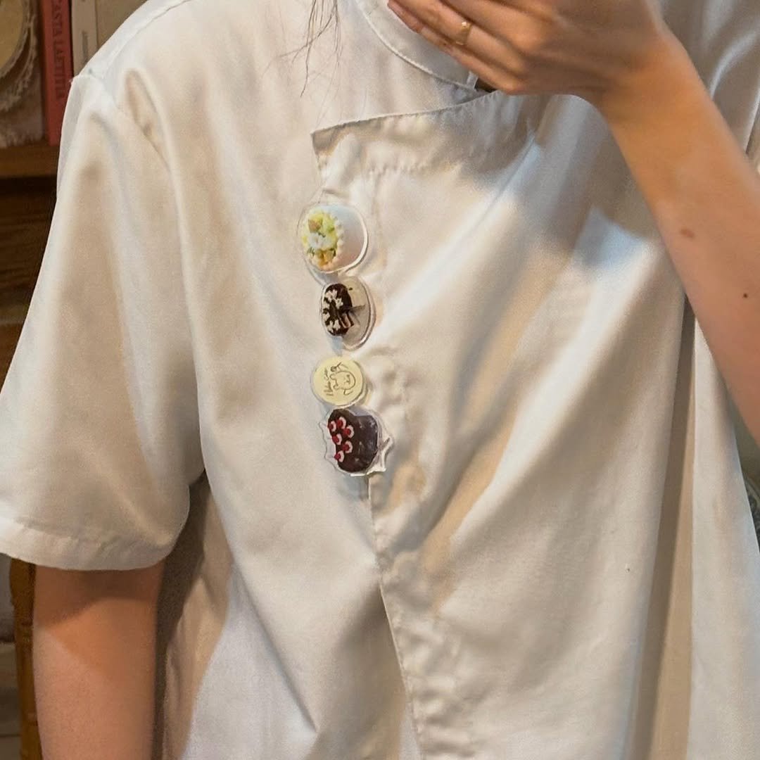 Photo by 베이지버터_ 인천케이크카페 on August 06, 2025. May be an image of 1 person, apron and text.