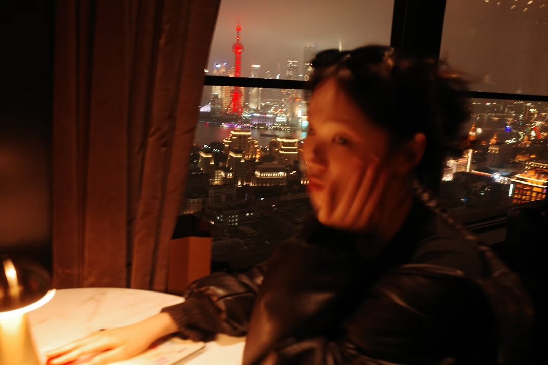 Photo by 김채원 (CHAEWON) on March 03, 2026. May be an image of Tokyo Tower, the CN Tower, night and text.