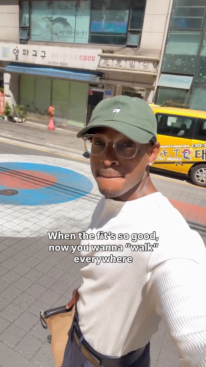 _charles_emmy_ 게시물 이미지: Be walking in random places like I’m homeless...